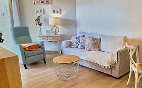 Skol 242 Excellent One Bedroom Apartment With Sea Views
